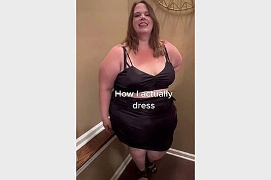 Полная блогерша снялась в мини-платье назло хейтерам в сети